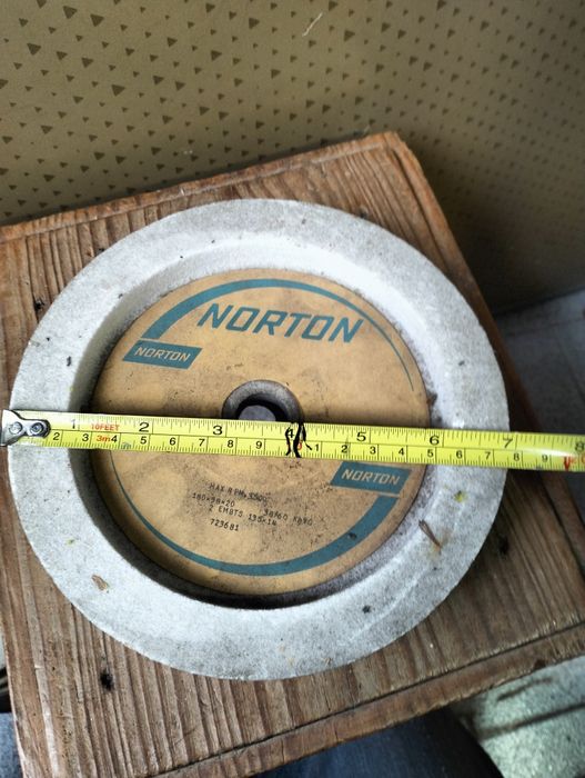 Vários pedras de esmoril