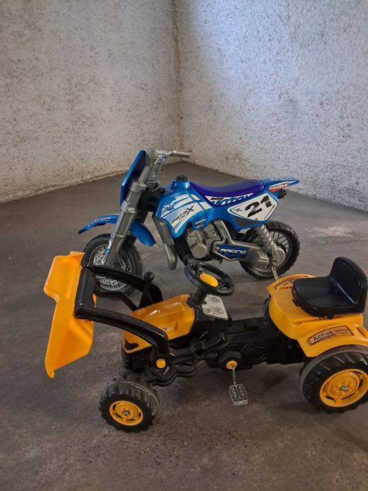 Mota + Trator (brinquedos para criança)