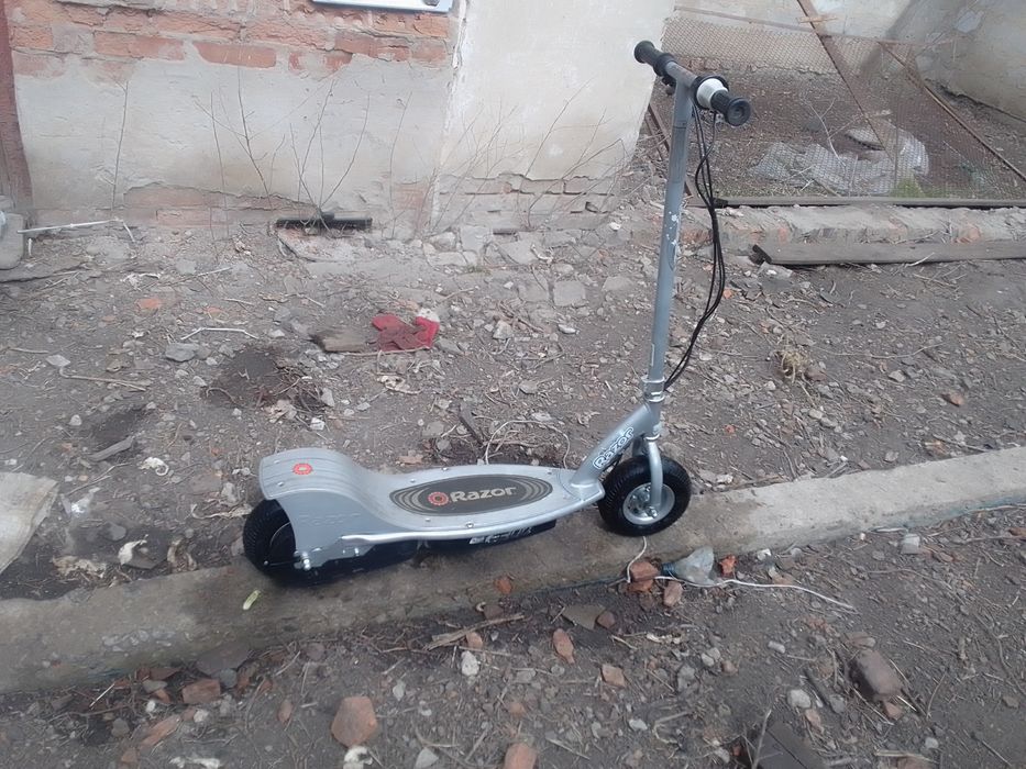 Самокат Razor E-300