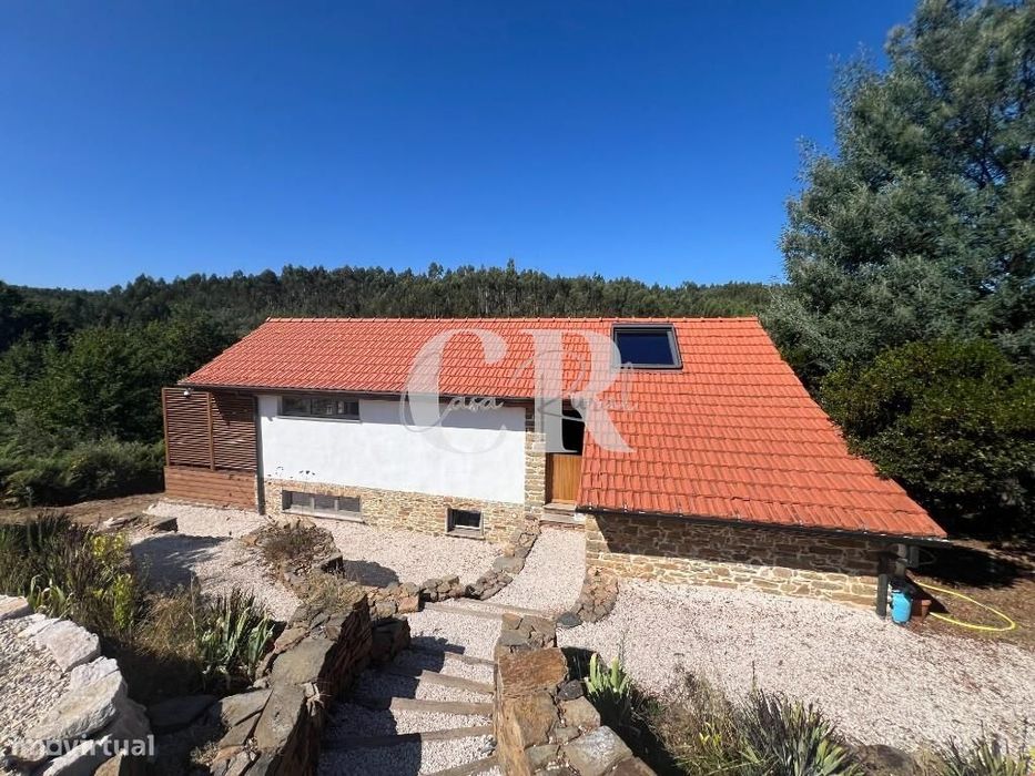 Casa de Pedra Renovada, Ruínas, Riacho, Poços e 15.570m2 de Terreno na