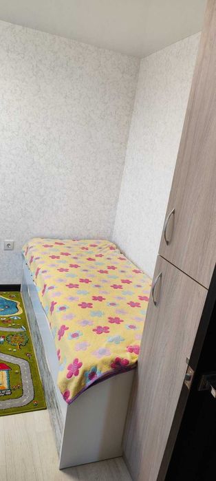 Продаю 4-кімнатну квартиру на площі Перемоги. Ц10