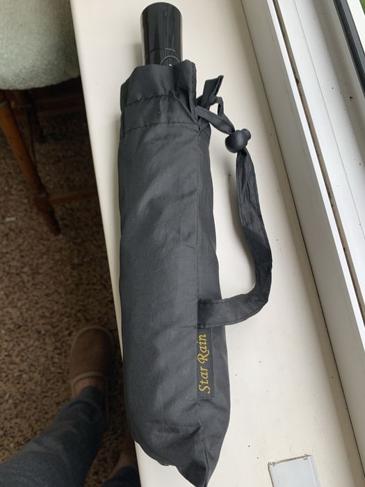 Продаю зонтик , б/у состояние на фото