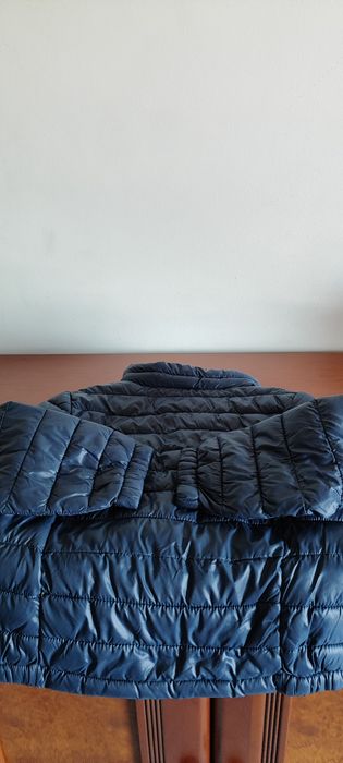 Casaco acolchoado com capuz, como novo.