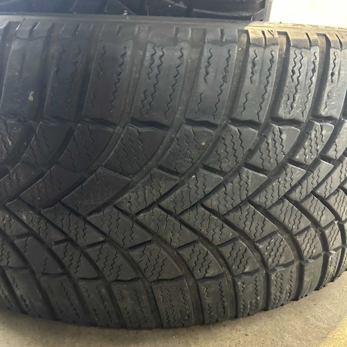 Pneus Bridgestone 225/40/R18