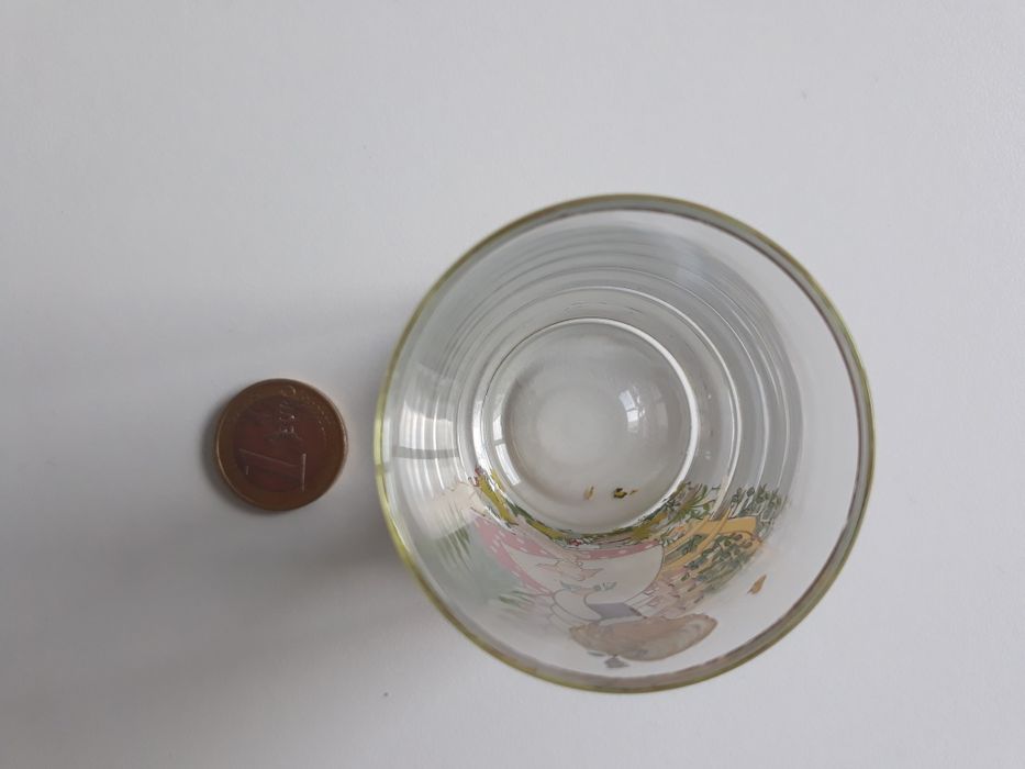 Copo batizado com base em prata