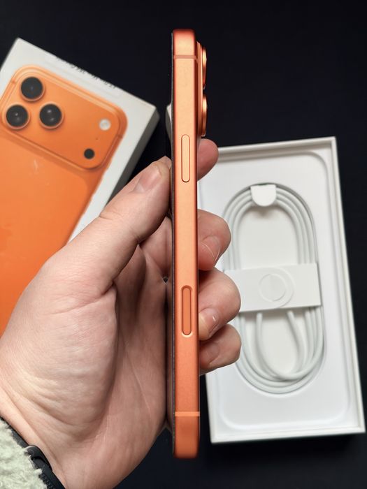 IPhone 17 pro max 256gb orange E-sim