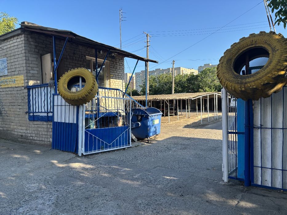 Сдам помесячно/посуточно место на крытой стоянке по ул. Академика Виль