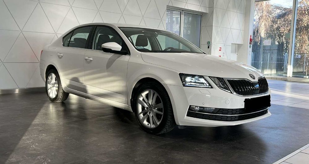 Wynajem aut Skoda Octavia Kombi  Automat Wypożyczalnia aut