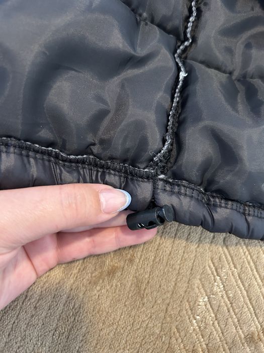 Colete preto com fecho