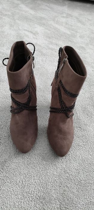 Botas botins de senhora, em camurça da Seaside, tamanho 38