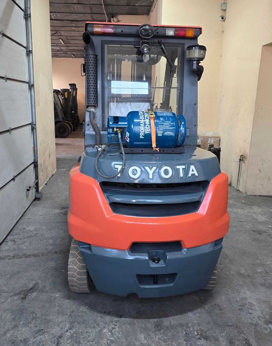 Навантажувач вилковий, газовий Toyota 5 тонн/ Погрузчик вилочный