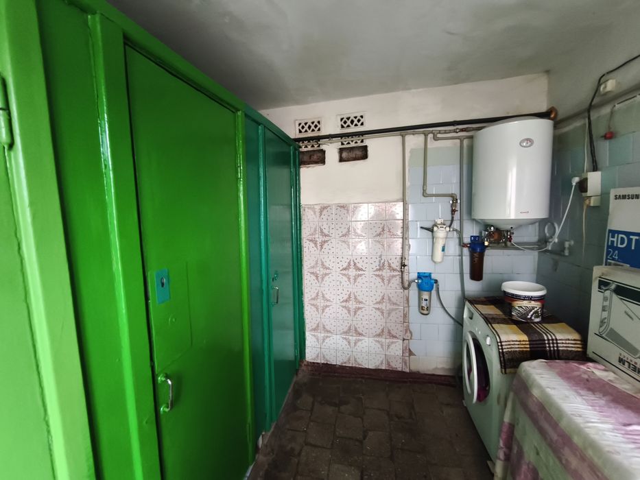Продам кімнату з водою та пралкою вул. Хворостянка