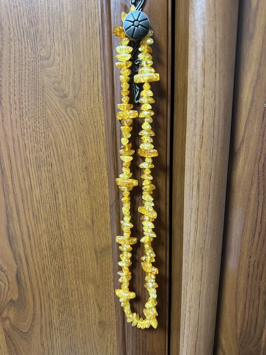 Буси бурштинові