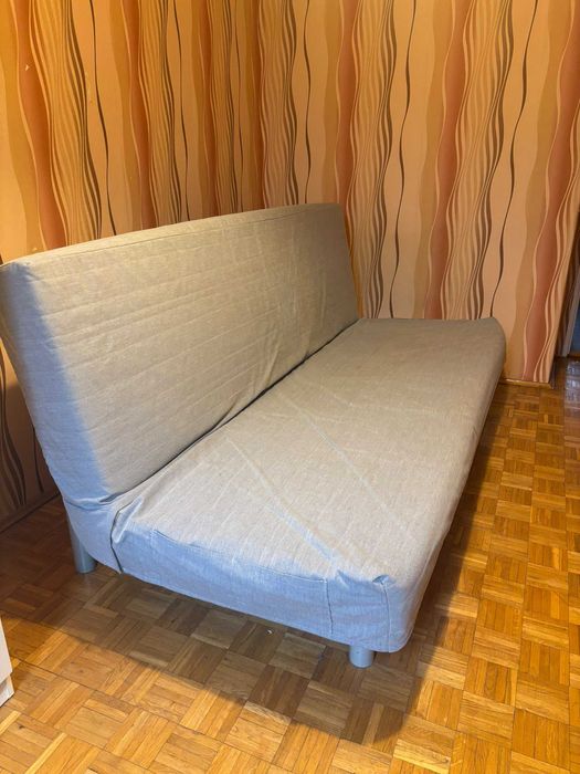 Meble – biurko IKEA MICKE, sofa rozkładana BEDDINGE + fotel – 250 zł