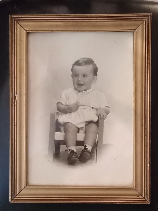 Fotos antiga a preto e branco já emolduradas
