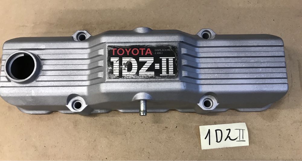 Pokrywa zaworów Toyota 1DZII