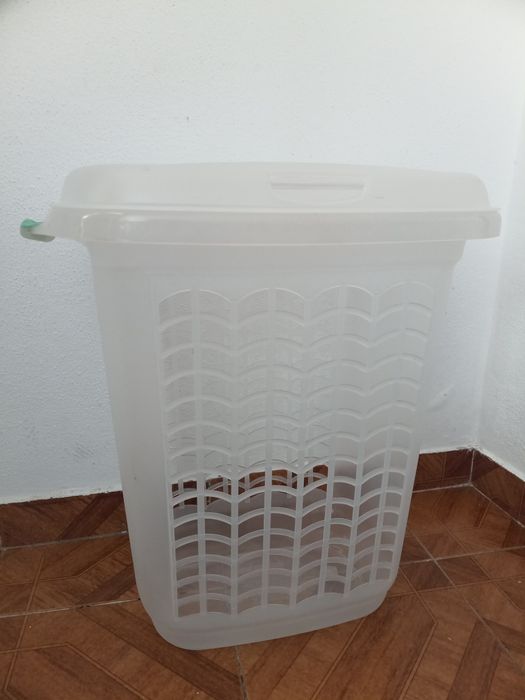 Baldes ou Cestos para roupa