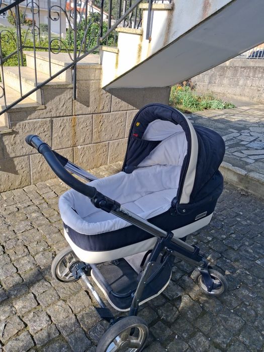 Carrinho, babycoque, alcofa, banco de passeio e sombrinha