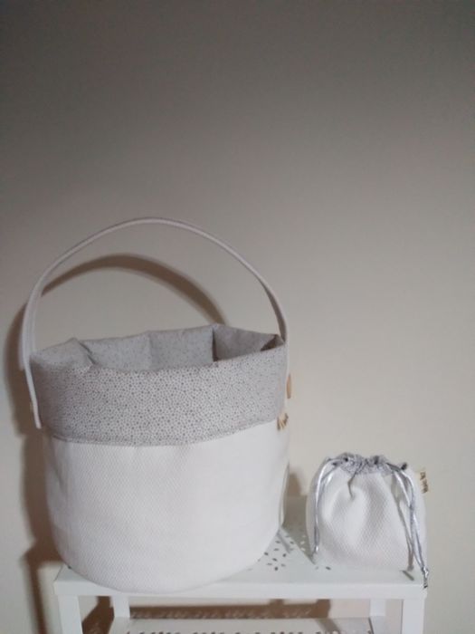 Cesto multiusos e bolsa para chupetas