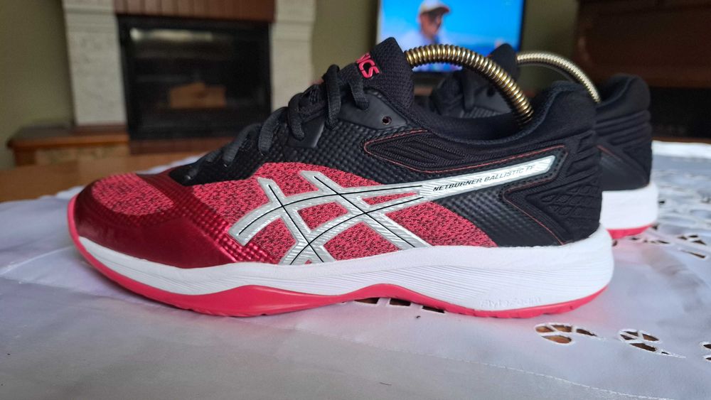 Волейбольне взуття asics netbuner оригінал