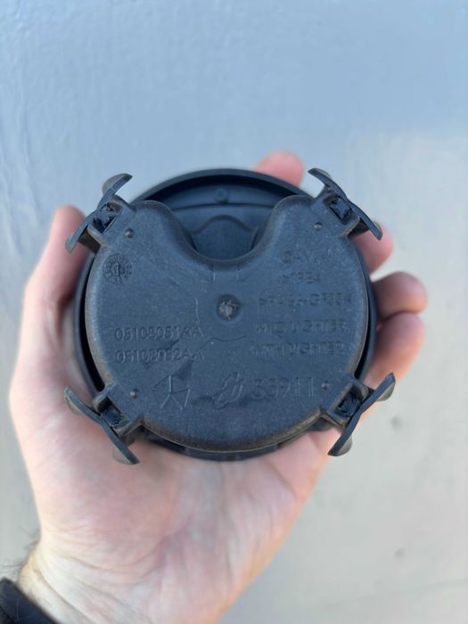 Попільничка Jeep Grand Cherokee 05108051AA, 05108052AA