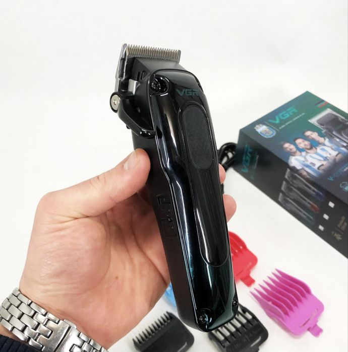 Машинка для стрижки волосся vgr. Машинка для стрижки волос с насадками
