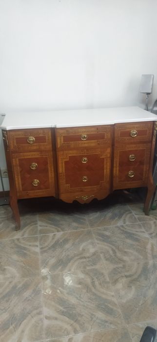 Móveis.   Cómoda para venda