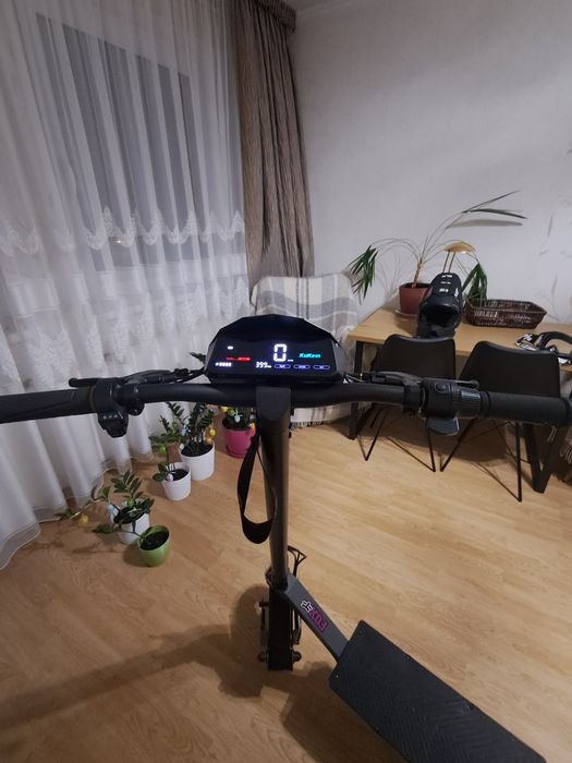Продається електро самокат kukirin G2