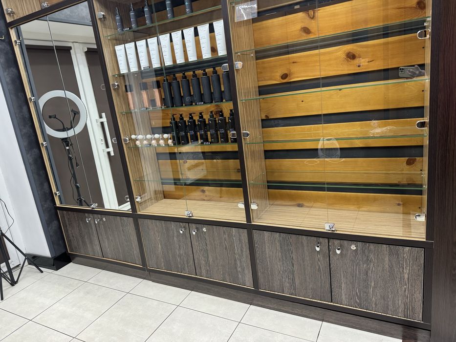 Торгівельне обладнання, меблі