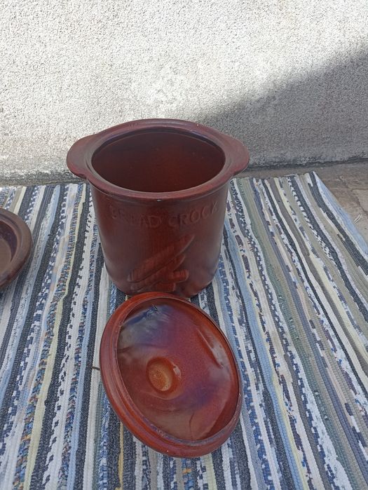 Potes em barro pintado
