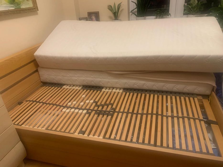 Piękne bukowe łóżko 160x200 z materacem