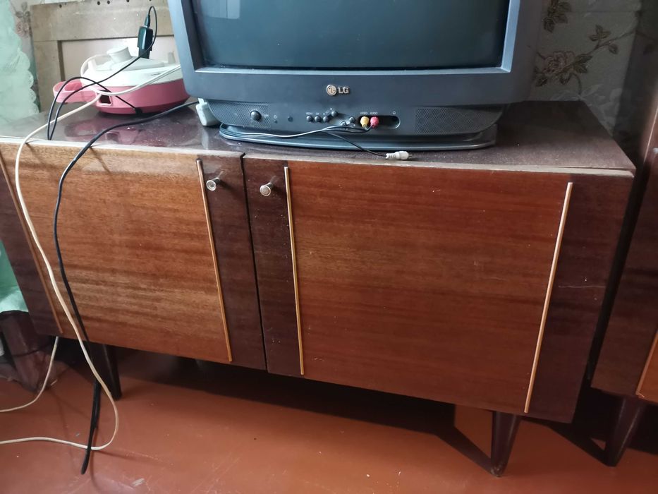 сервант, книжный шкаф, тумба под телевизор