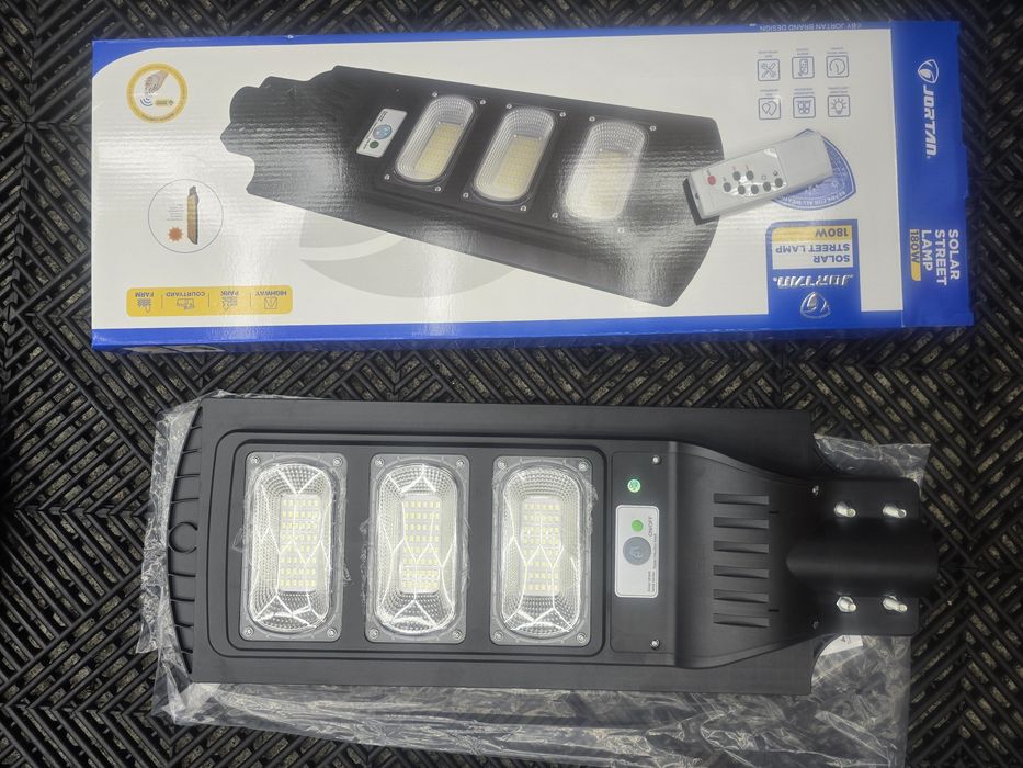 Holofote solar 180w