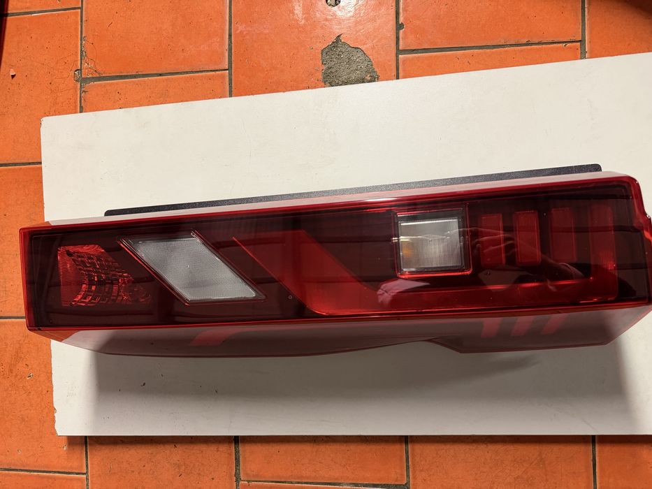 Lampa tylna prawa Renault Master IV 2024-