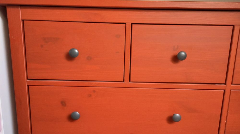 Komoda Hemnes Ikea czerwona