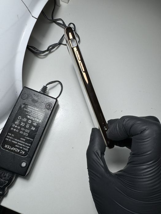 Чехол на iPhone SE