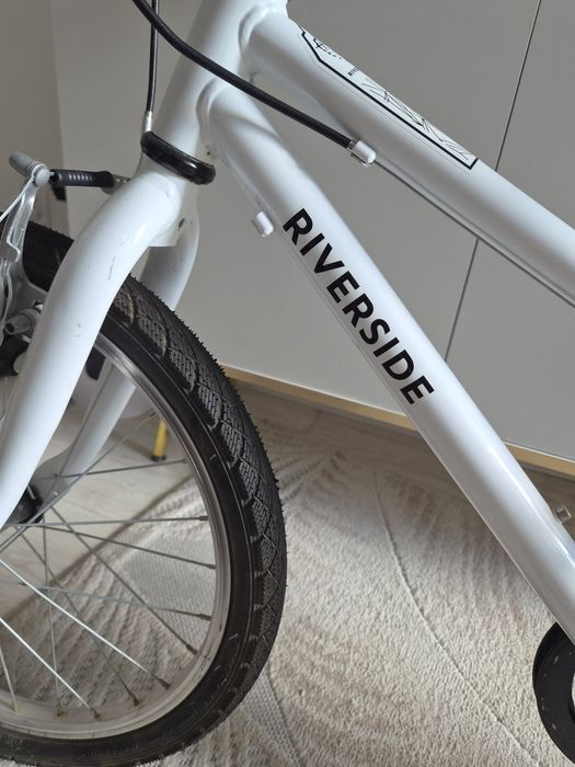 Biały rower dziecięcy Decathlon Riverside 20 cali – bardzo dobry stan