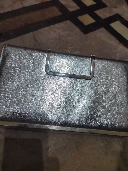 Mala senhora cerimónia