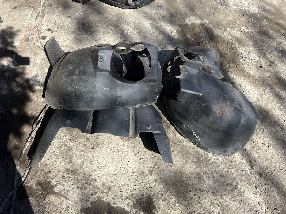 Подкрылок передний крайслер 300м chrysler 300 m