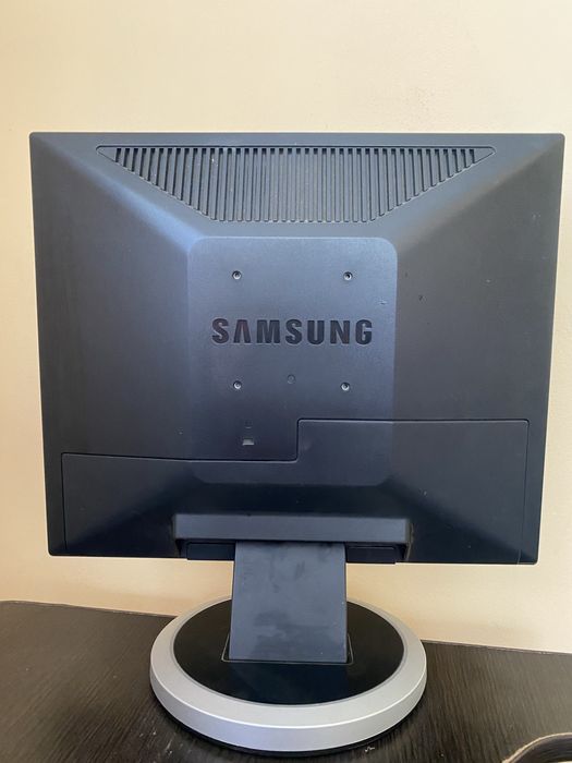 Монітор samsung 730BF
