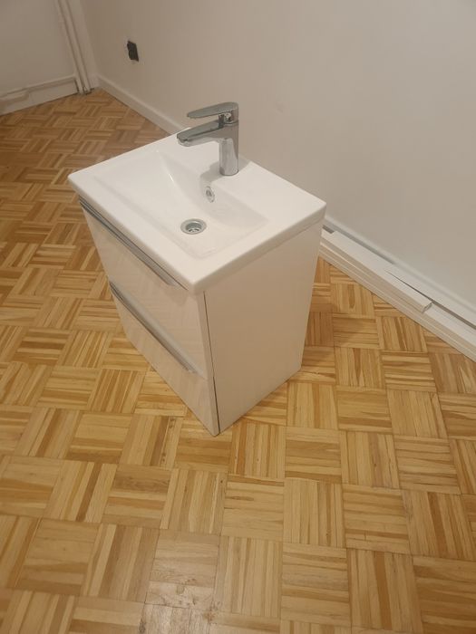 Szafka z umywalką nowa