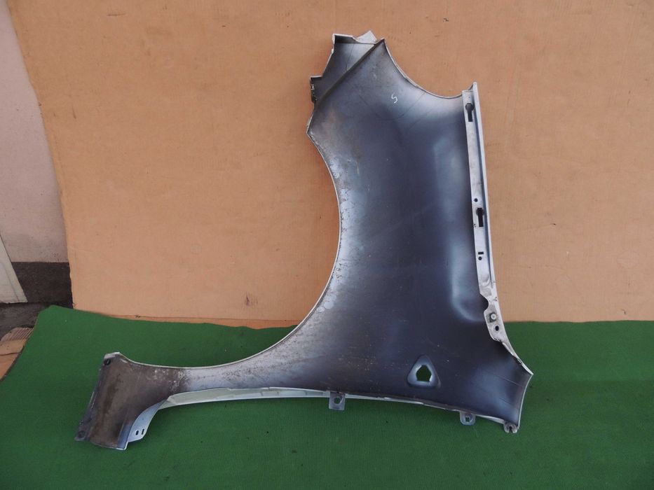 Błotnik przód przedni prawy Renault Kangoo 2 II 08,09,10,11,12 BIAŁY