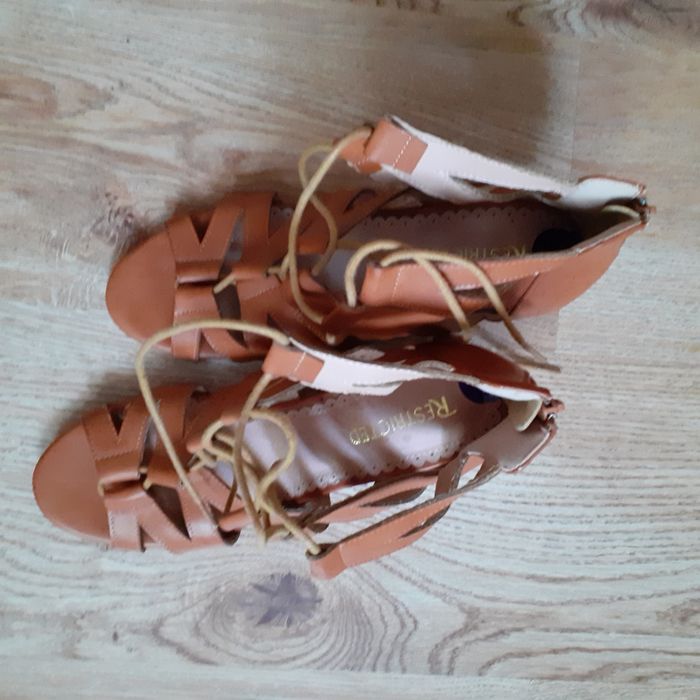 Letnie buty damskie z USA, rozm. 39