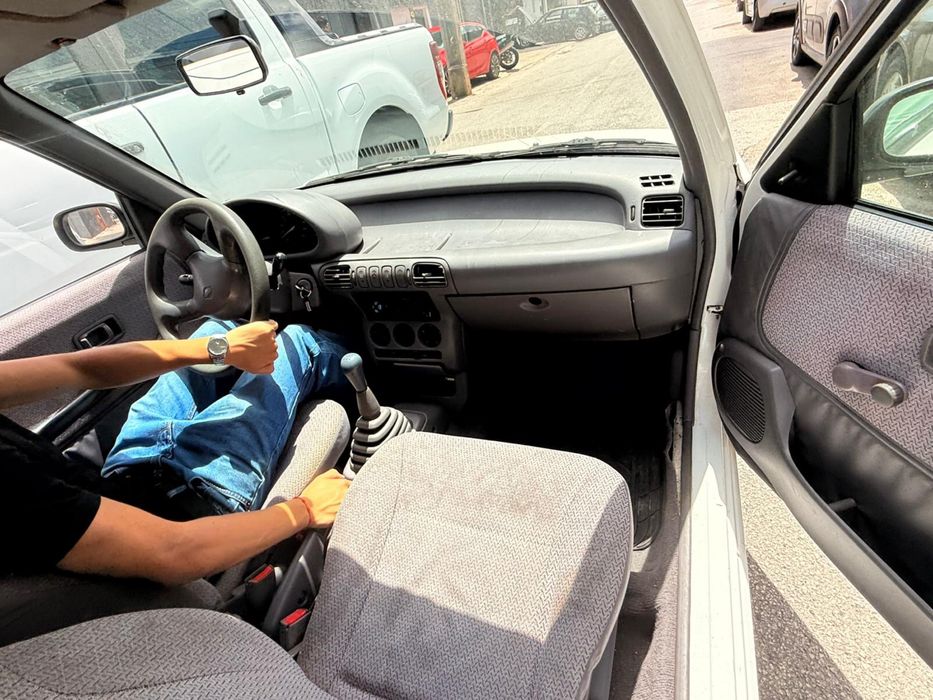 Nissan micra de 93.