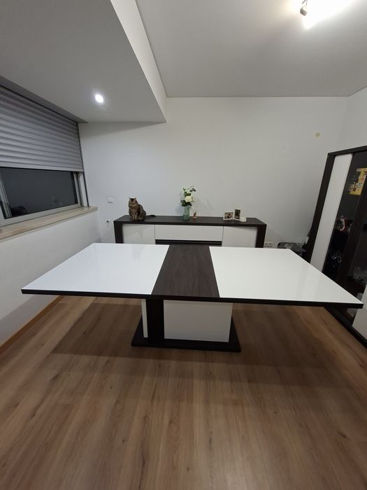 Mesa de Jantar - Coleção Arolla 2025
