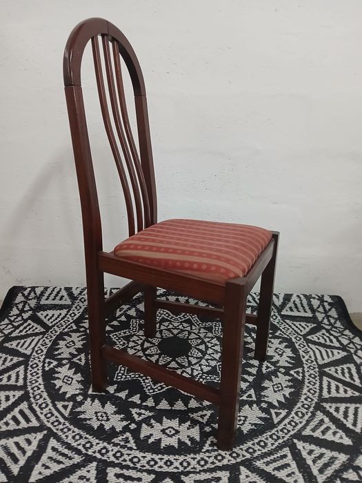 Vendo Cadeira Almofadada