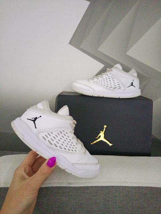 Buty sportowe Nike Air Jordan Flight rozmiar 28 chłopięce