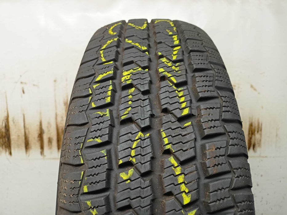 Continental VancoFourSeason 2 205/65/16C 2024r 107/105T 8,8mm (3923)
