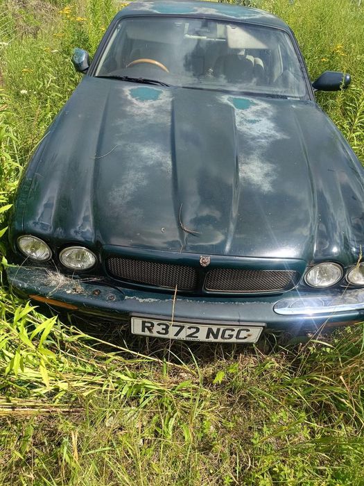 Jaguar XJR