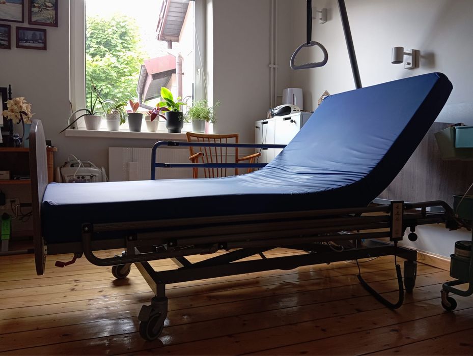 Lóżko rehabilitacyjne dla seniorow